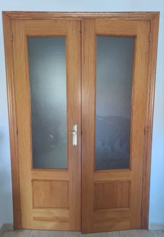 Puertas de madera interior





