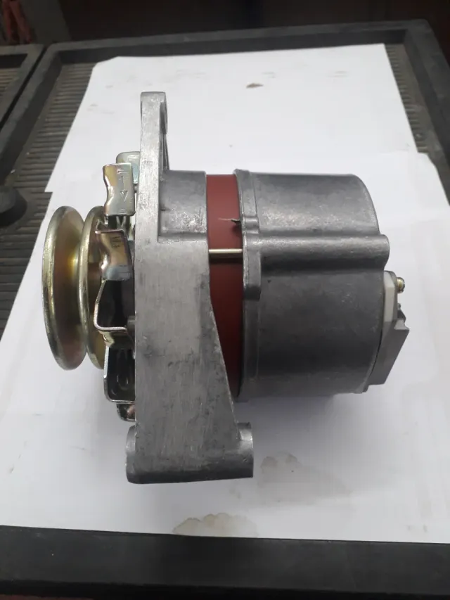 Alternador Iskra 14V 33A