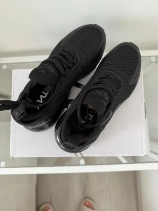 Nike Air Max 270 Negras