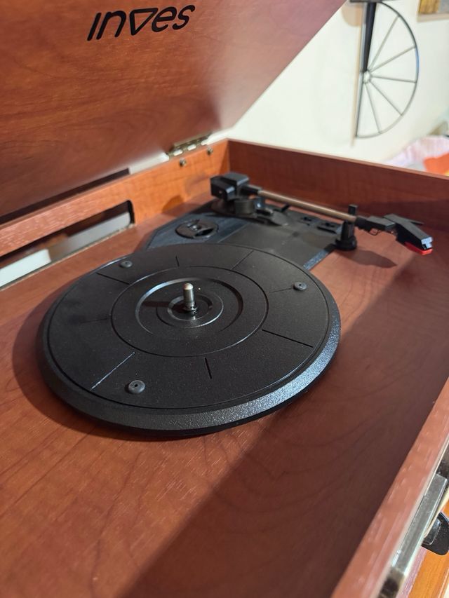 Tocadiscos Retro Grabador Marrón y Dorado