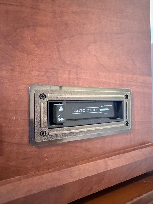 Tocadiscos Retro Grabador Marrón y Dorado