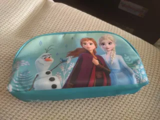 Neceser Frozen II Disney. Sin usar
