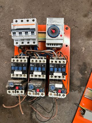 Limitador Sobretensión, disyuntor, contador, tempo