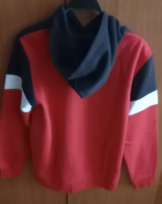 Sudadera Joma Negra, Roja y Blanca con capucha.