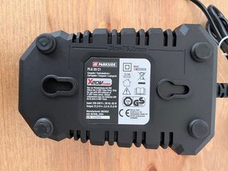 Cargador de bateria 20v 2,4 Ah Parkside