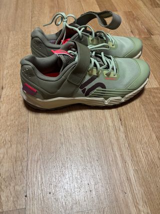 Adidas Zapatilla Deportiva unisex 
Talla 40
