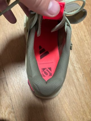 Adidas Zapatilla Deportiva unisex 
Talla 40
