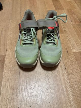 Adidas Zapatilla Deportiva unisex 
Talla 40