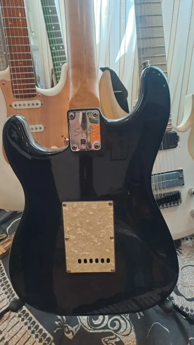 Fender Squier Stratocaster Relic