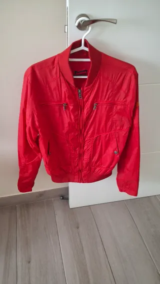 Chaqueta bomber roja hombre