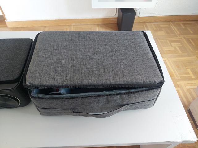 Proyector Vimius K1 con funda gris