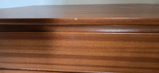 Cajonera de madera marrón