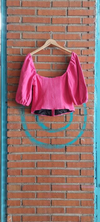 Top Uterqüe Fucsia Manga Abullonada NUEVA
