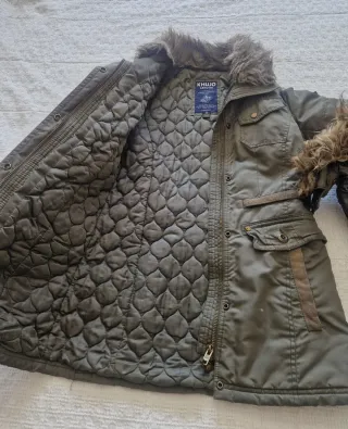 Abrigo Khujo verde con capucha