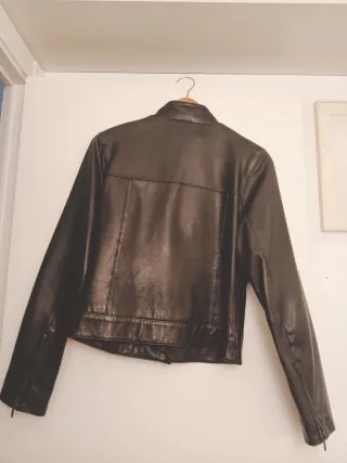 Chaqueta de cuero negra