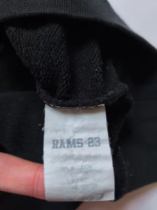 Sudadera Negra Oversize Corazón Rams