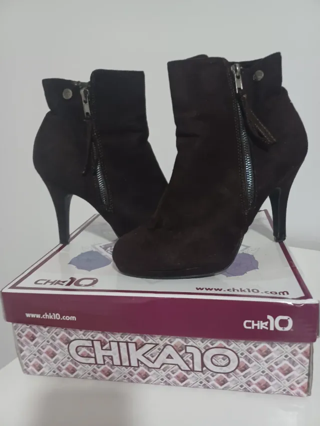 Botines tacón marrón terciopelo Chika10