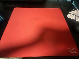 Alfombrilla gaming roja saturn pro 