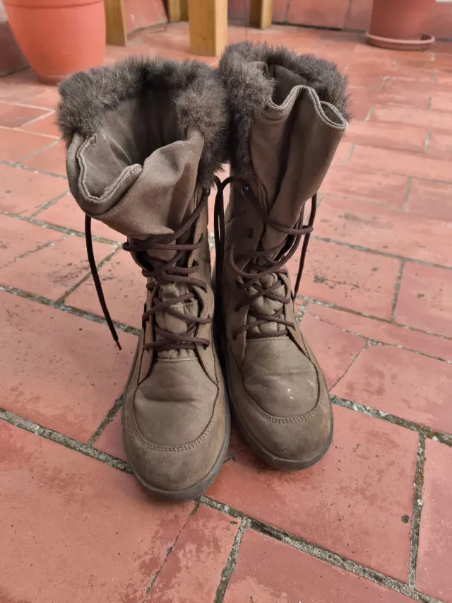 Botas de nieve marrones con forro de pelo
