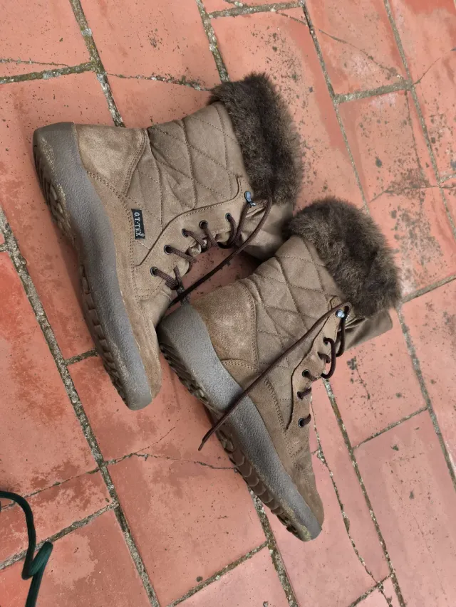 Botas de nieve marrones con forro de pelo