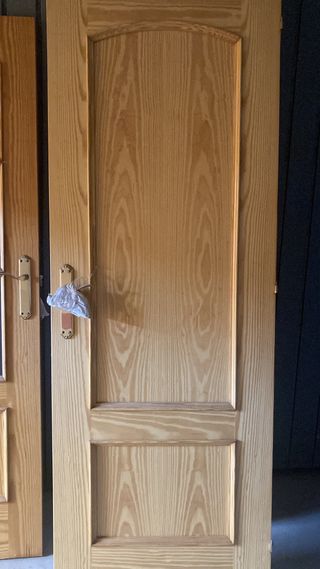 Puertas de madera maciza