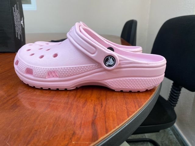 Crocs rosas talla 38