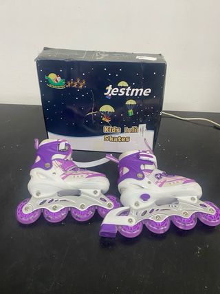 Patines infantiles morados con luces