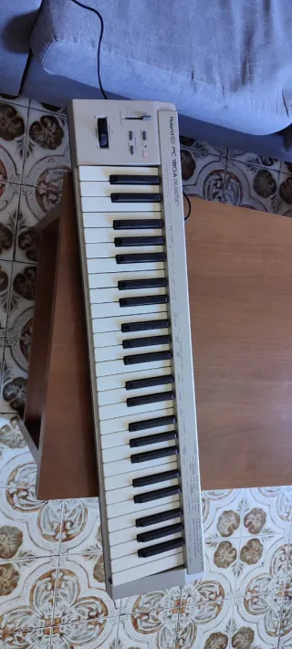 Roland PC-180A MIDI Keyboard
