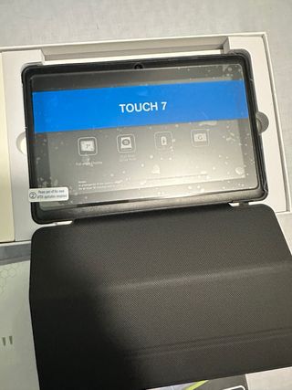 2 nuovi tablet Android con custodia e caricabatterie