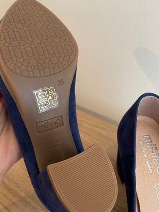 Zapatos de tacón de piel azul
