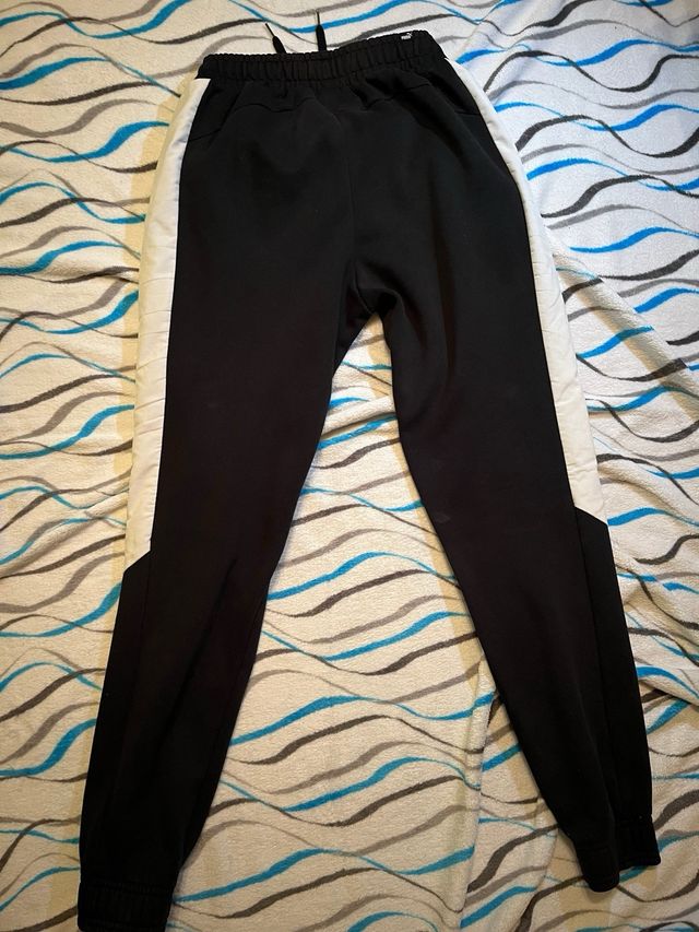 Pantalón deportivo Puma negro y blanco
