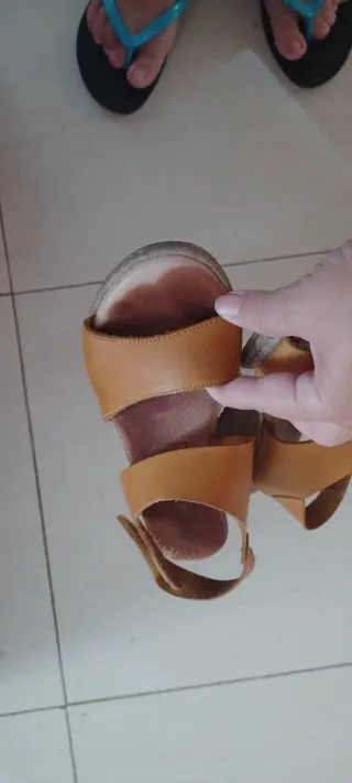 Sandalias Chamby mostaza