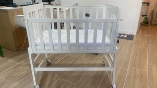 Mini cuna colecho blanca con ruedas