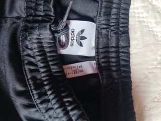 Pantalón corto Adidas Originals negro