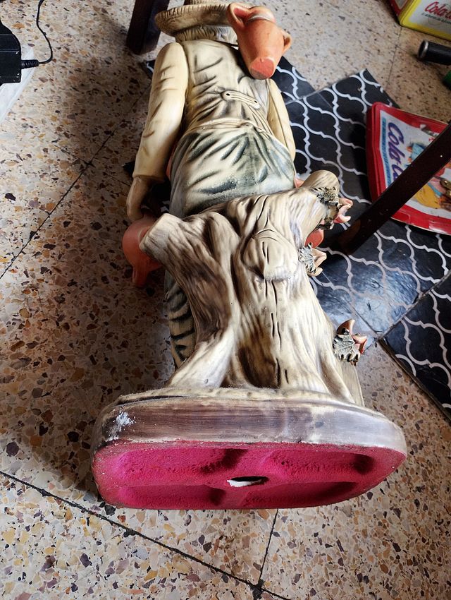 Figura Hombre Botijero,muy bien conservado ycalida