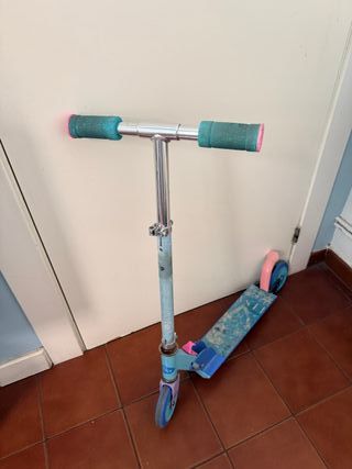 Patinete infantil azul y rosa