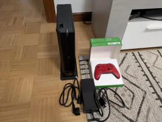 Xbox One  (LECTOR NO FUNCIONA)+ Mando Rojo