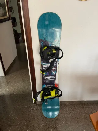Tabla de Snowboard Arbor
Con fijaciones switchback