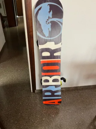 Tabla de Snowboard Arbor
Con fijaciones switchback