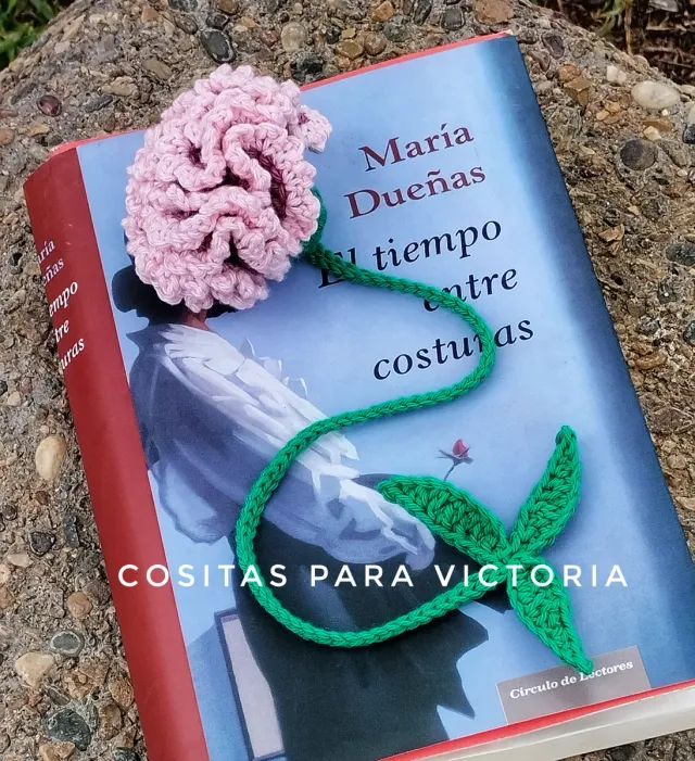 Marcapáginas crochet clavel... Consulta lote ❤️