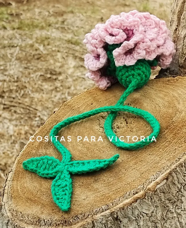 Marcapáginas crochet clavel... Consulta lote ❤️
