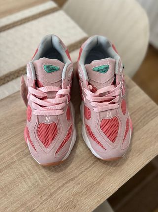 Zapatillas New Balance Rosa y Gris