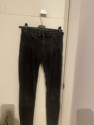 Lote de ropa: top verde y pantalón negro