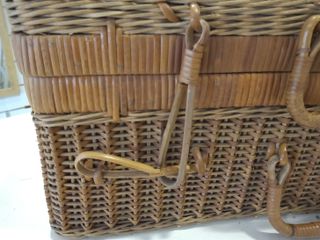 Maleta de mimbre vintage