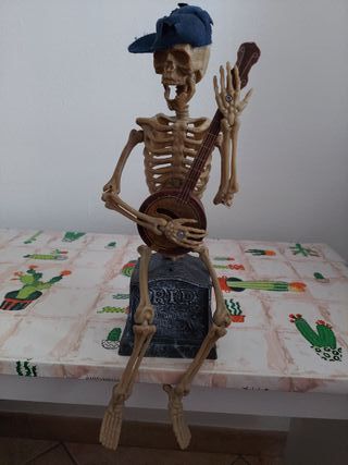 Scheletro con Banjo, con Luce, Suono e Movimento