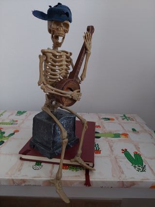 Scheletro con Banjo, con Luce, Suono e Movimento