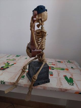 Scheletro con Banjo, con Luce, Suono e Movimento