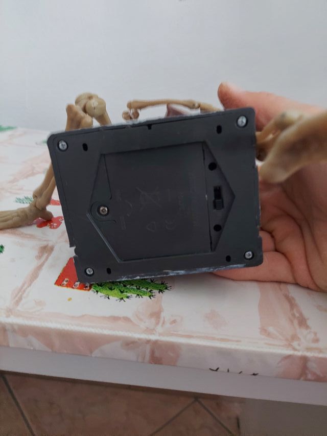 Scheletro con Banjo, con Luce, Suono e Movimento