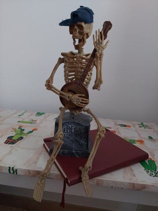 Scheletro con Banjo, con Luce, Suono e Movimento