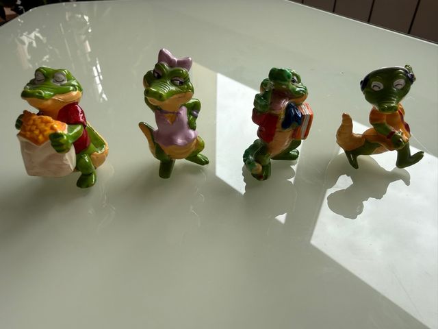Figuritas de cocodrilo coleccionables
